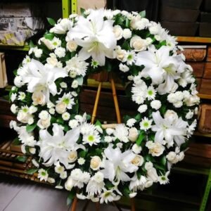 Corona Blanca con Lirios